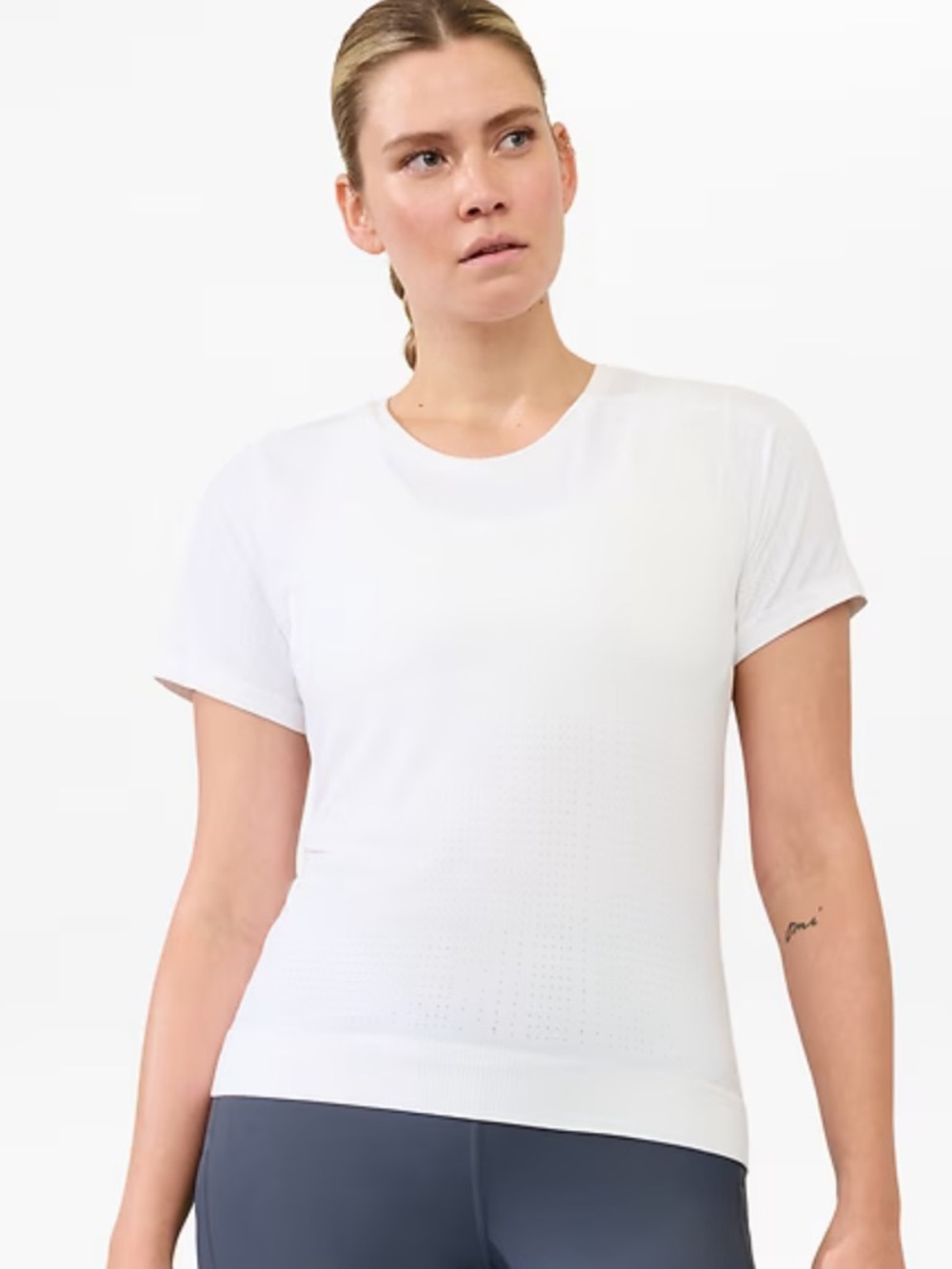 Athleta In Motion Seamless Tee > White Short-Sleeve Performance Crew Size Small